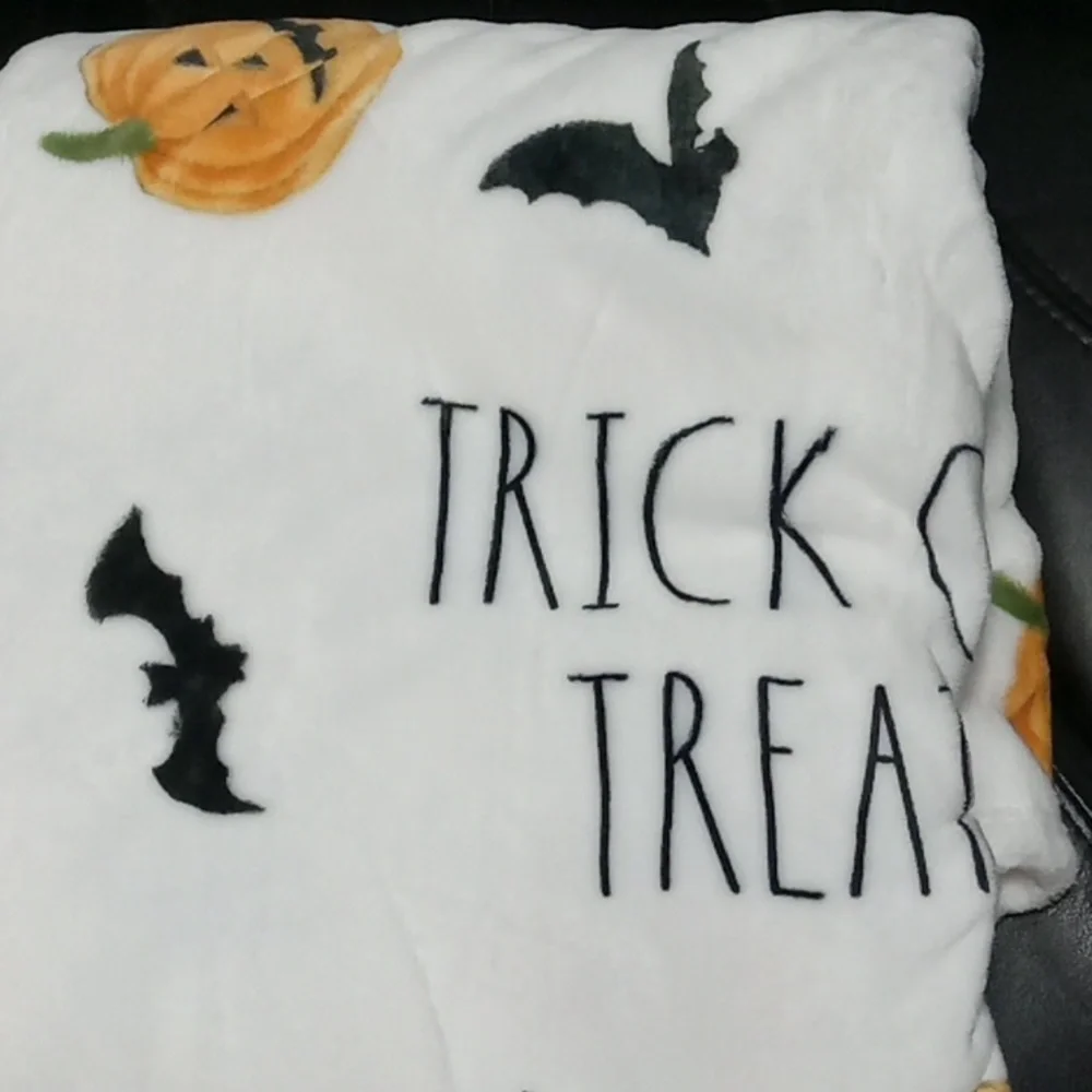 Rae Dunn White and Orange Halloween Throw 🎃🎃🎃🦇🦇🦇🦇